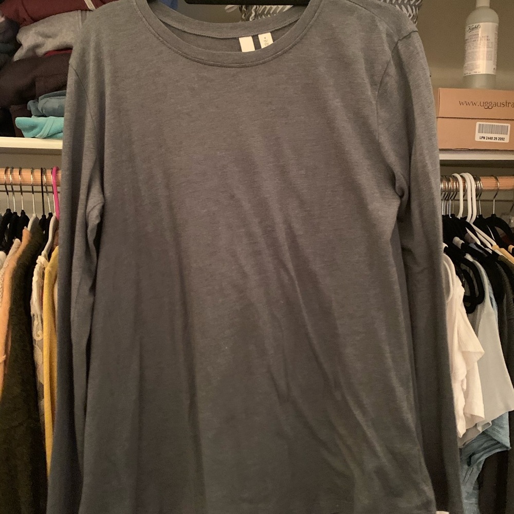 Gray/green long sleeve
